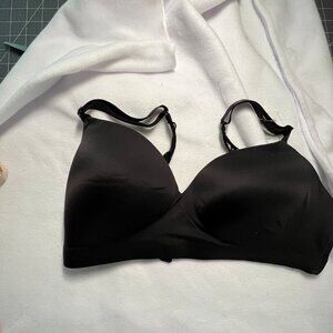 Black padded bra